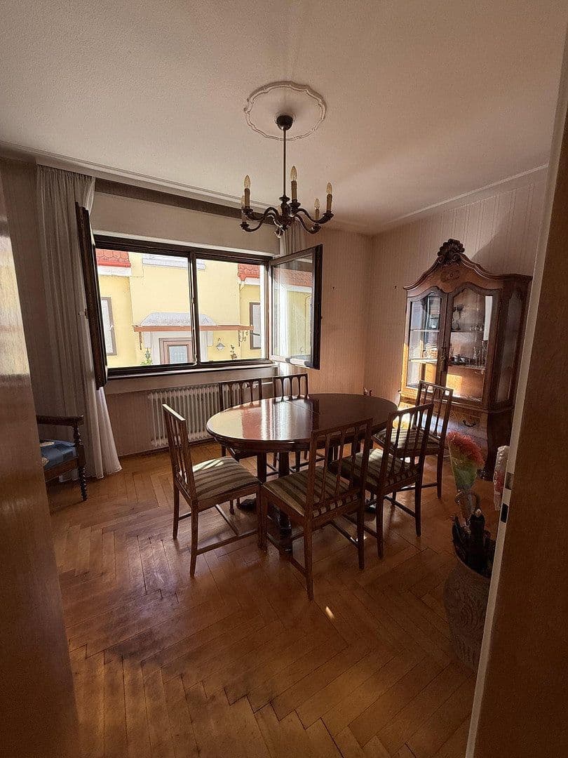 Pronájem domu 219 m², pozemek 554 m², Karlsruhe, Bádensko-Württembersko Pronájem domu 219 m², pozemek 554 m², Karlsruhe, Bádensko-Württembersko