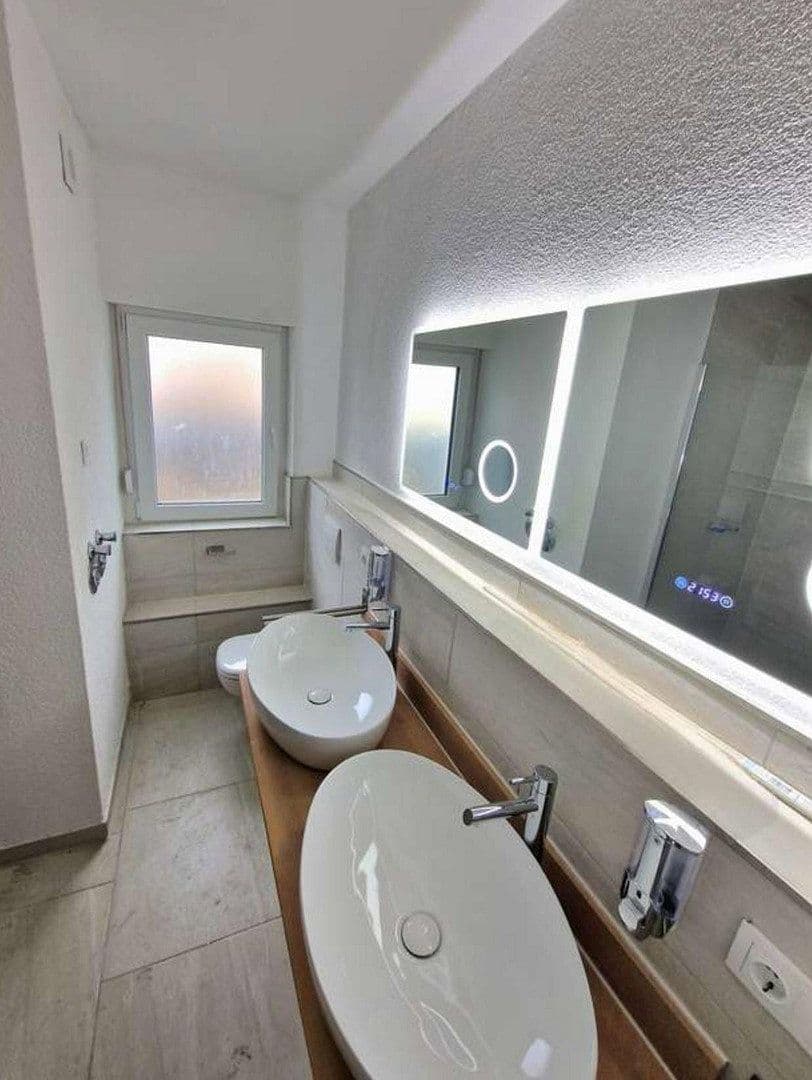 Pronájem domu 165 m², pozemek 320 m², Ludwig-Richter-Straße 13/1, Heilbronn, Bádensko-Württembersko Pronájem domu 165 m², pozemek 320 m², Ludwig-Richter-Straße 13/1, Heilbronn, Bádensko-Württembersko