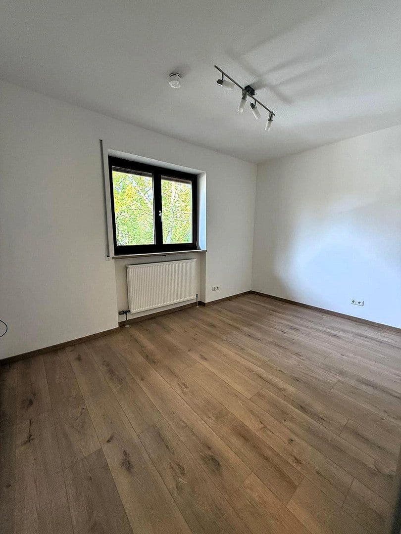 Prodej domu 154 m², pozemek 290 m², Neuendettelsau, Bavorsko Prodej domu 154 m², pozemek 290 m², Neuendettelsau, Bavorsko