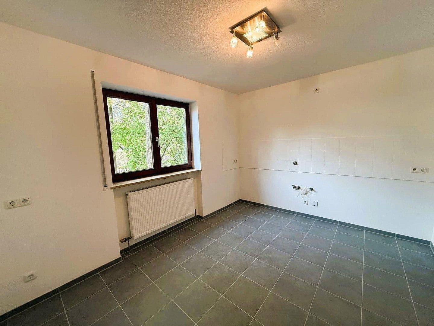 Prodej domu 154 m², pozemek 290 m², Neuendettelsau, Bavorsko Prodej domu 154 m², pozemek 290 m², Neuendettelsau, Bavorsko