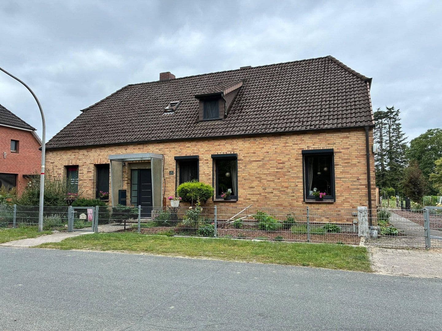 Prodej domu 235 m², pozemek 1.935 m², Wrestedt, Dolní Sasko Prodej domu 235 m², pozemek 1.935 m², Wrestedt, Dolní Sasko