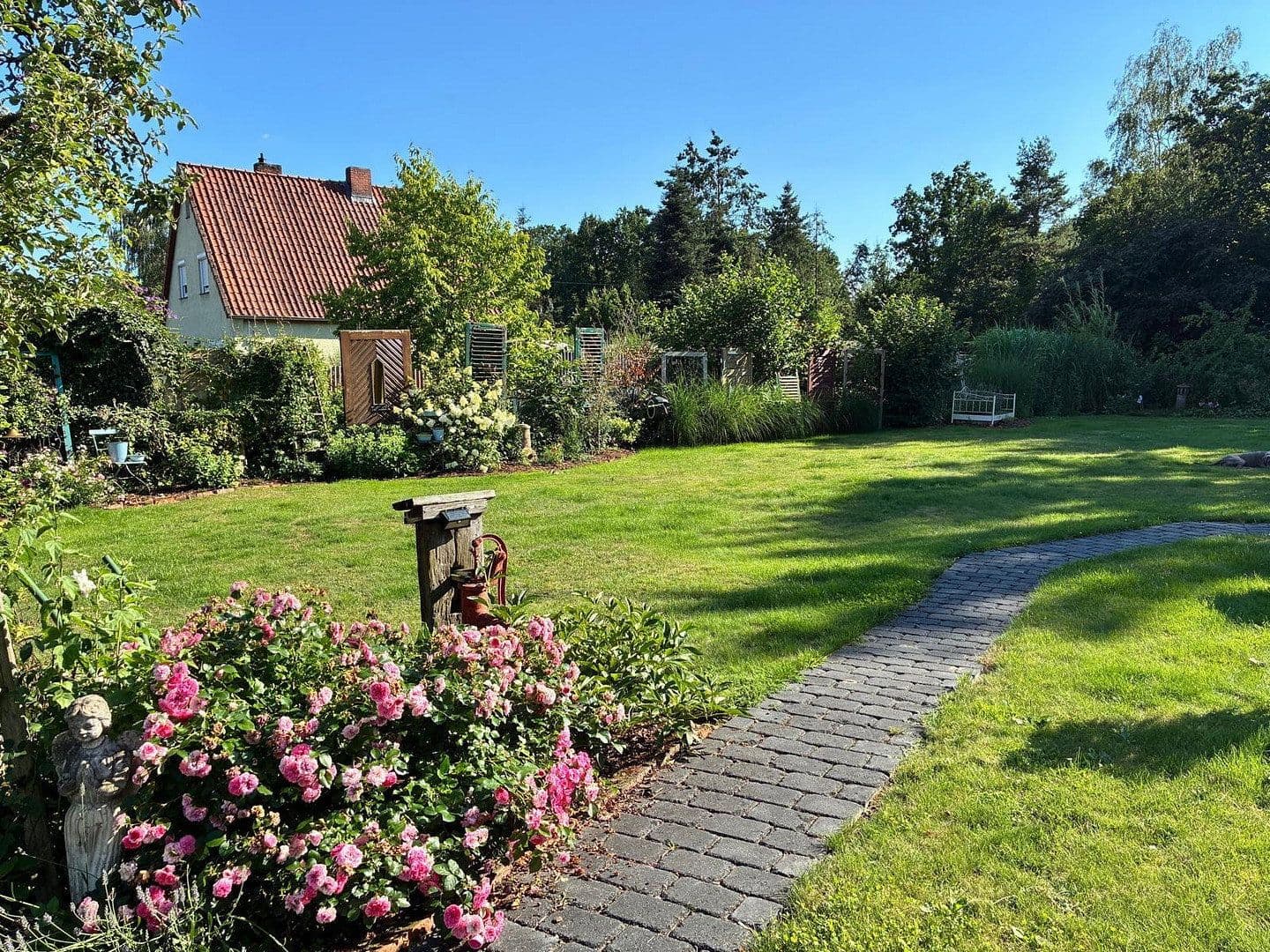 Prodej domu 235 m², pozemek 1.935 m², Wrestedt, Dolní Sasko Prodej domu 235 m², pozemek 1.935 m², Wrestedt, Dolní Sasko
