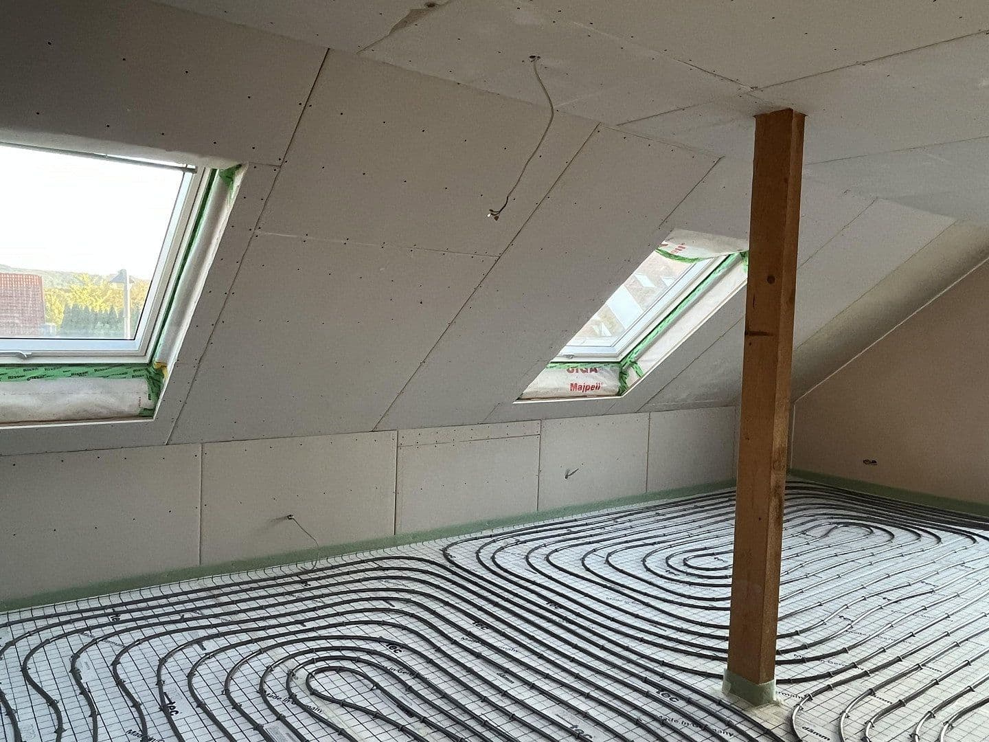 Pronájem bytu 3+1 83 m², Weissach im Tal, Bádensko-Württembersko Pronájem bytu 3+1 83 m², Weissach im Tal, Bádensko-Württembersko