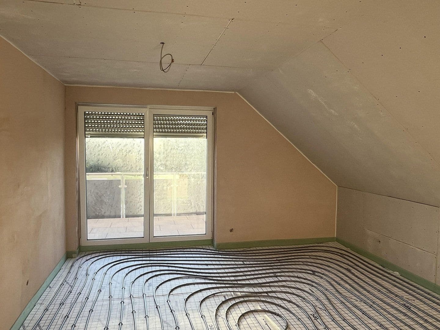 Pronájem bytu 3+1 83 m², Weissach im Tal, Bádensko-Württembersko Pronájem bytu 3+1 83 m², Weissach im Tal, Bádensko-Württembersko