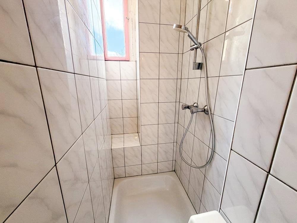 Prodej bytu 1+1 35 m², Weserstraße 54, Berlin, Berlín Prodej bytu 1+1 35 m², Weserstraße 54, Berlin, Berlín