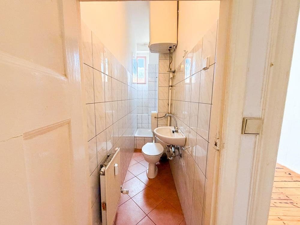 Prodej bytu 1+1 35 m², Weserstraße 54, Berlin, Berlín Prodej bytu 1+1 35 m², Weserstraße 54, Berlin, Berlín