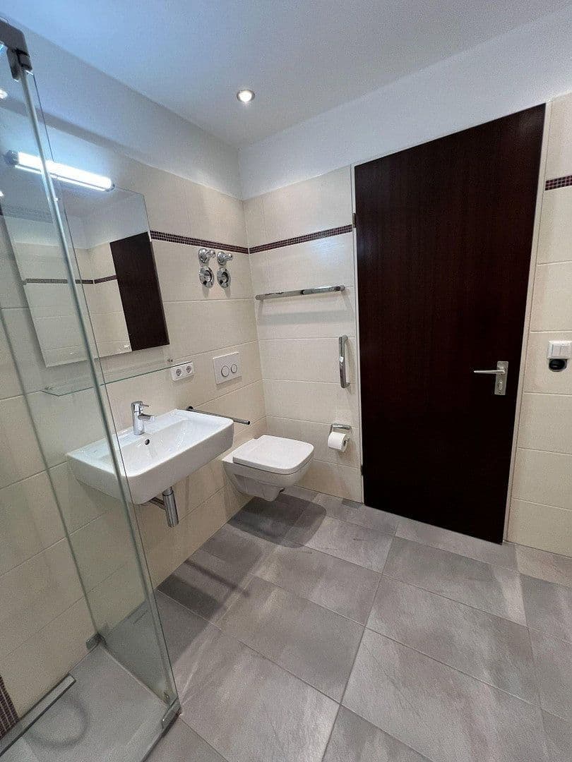 Pronájem bytu 4+1 106 m², Connollystraße 24, München, Bavorsko Pronájem bytu 4+1 106 m², Connollystraße 24, München, Bavorsko