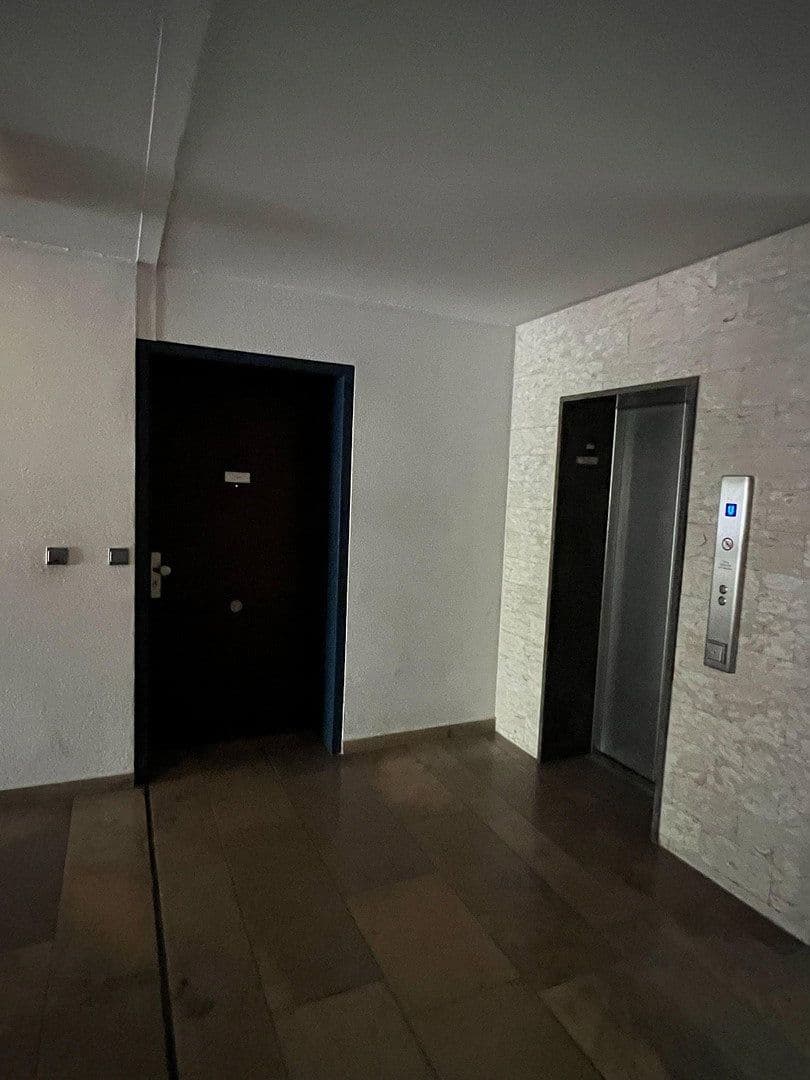 Pronájem bytu 4+1 106 m², Connollystraße 24, München, Bavorsko Pronájem bytu 4+1 106 m², Connollystraße 24, München, Bavorsko