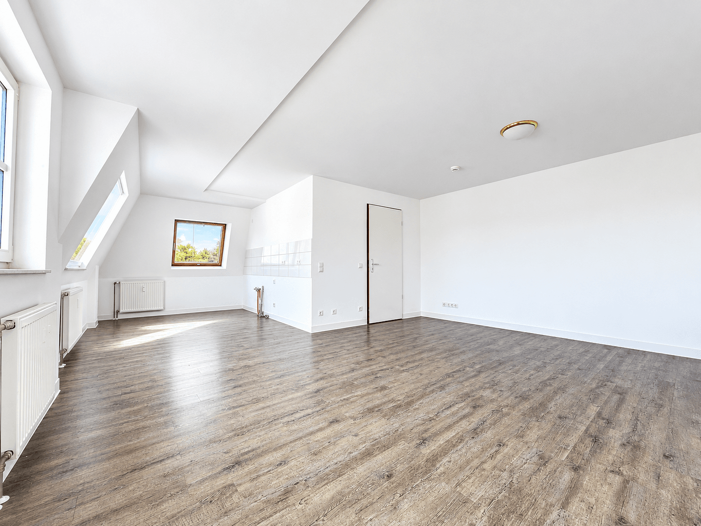 Pronájem bytu 2+1 52 m², Berliner Straße 25, Dresden, Sasko Pronájem bytu 2+1 52 m², Berliner Straße 25, Dresden, Sasko