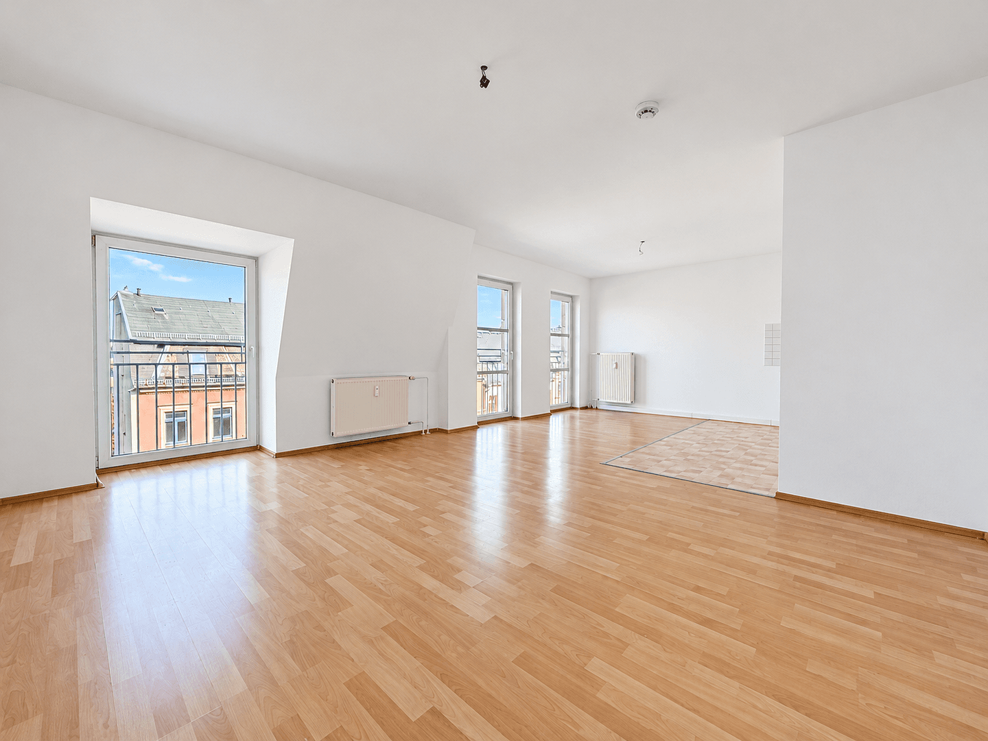 Pronájem bytu 2+1 60 m², Berliner Straße 23, Dresden, Sasko Pronájem bytu 2+1 60 m², Berliner Straße 23, Dresden, Sasko