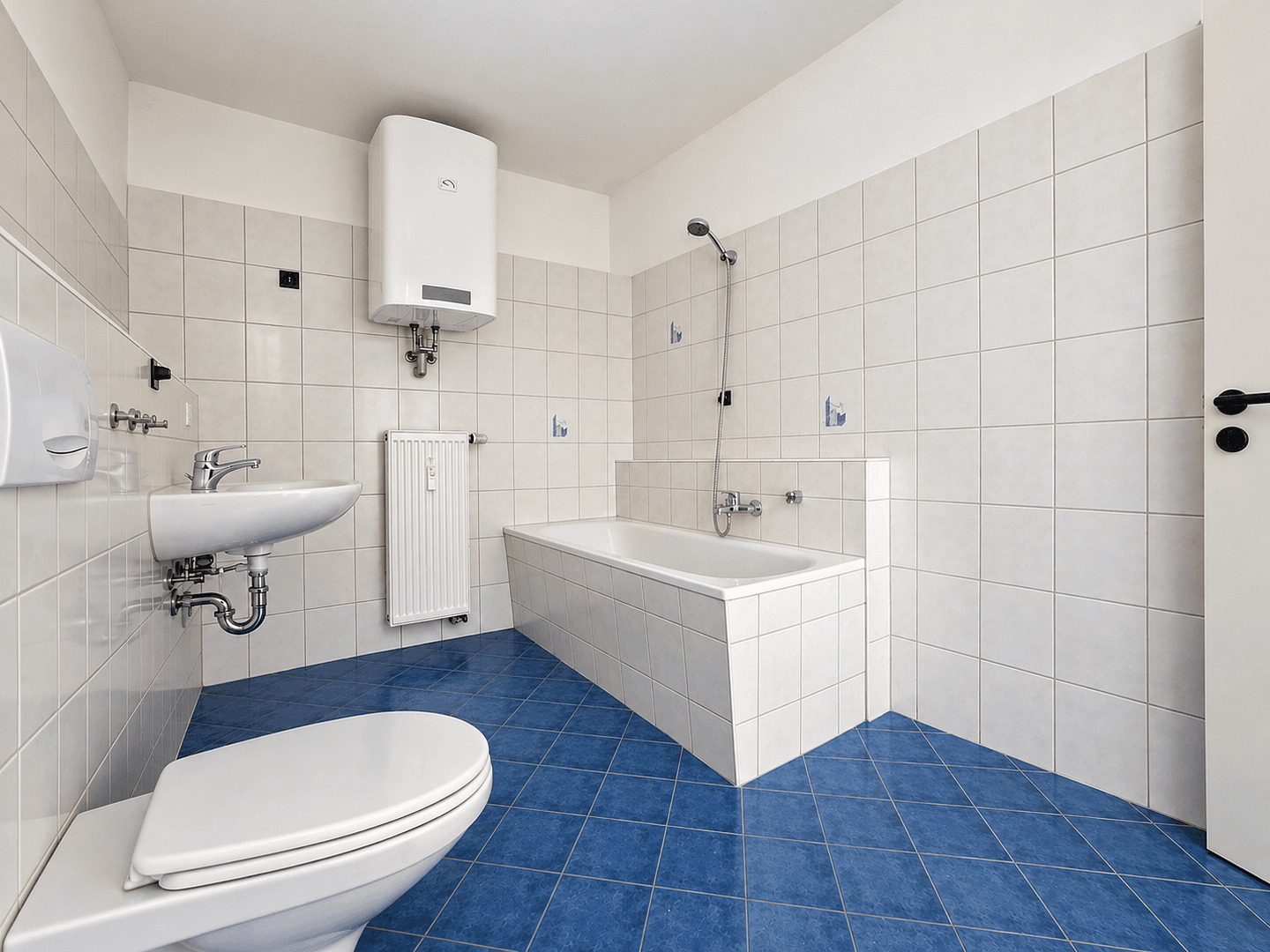 Pronájem bytu 2+1 60 m², Berliner Straße 23, Dresden, Sasko Pronájem bytu 2+1 60 m², Berliner Straße 23, Dresden, Sasko