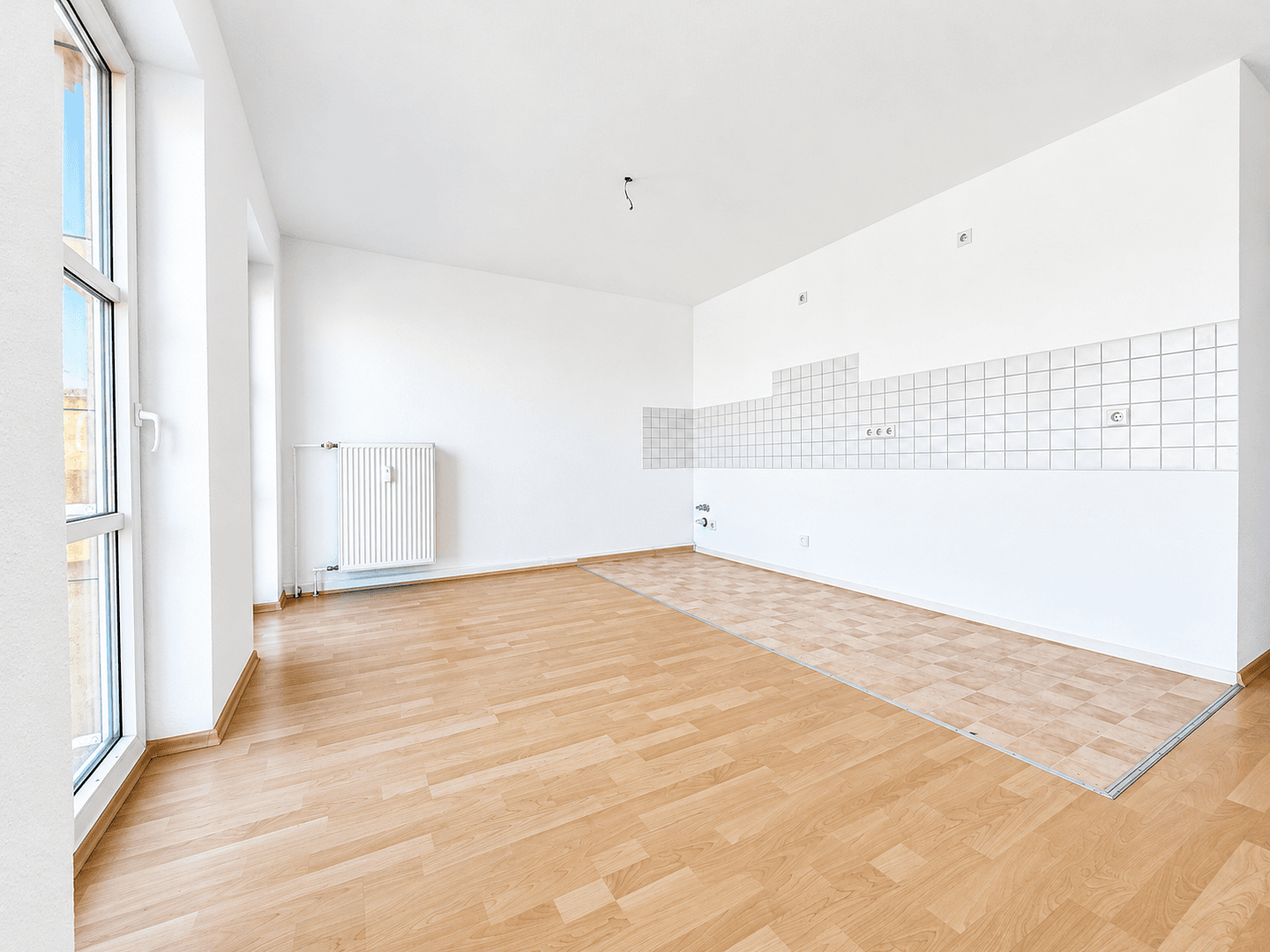 Pronájem bytu 2+1 60 m², Berliner Straße 23, Dresden, Sasko Pronájem bytu 2+1 60 m², Berliner Straße 23, Dresden, Sasko