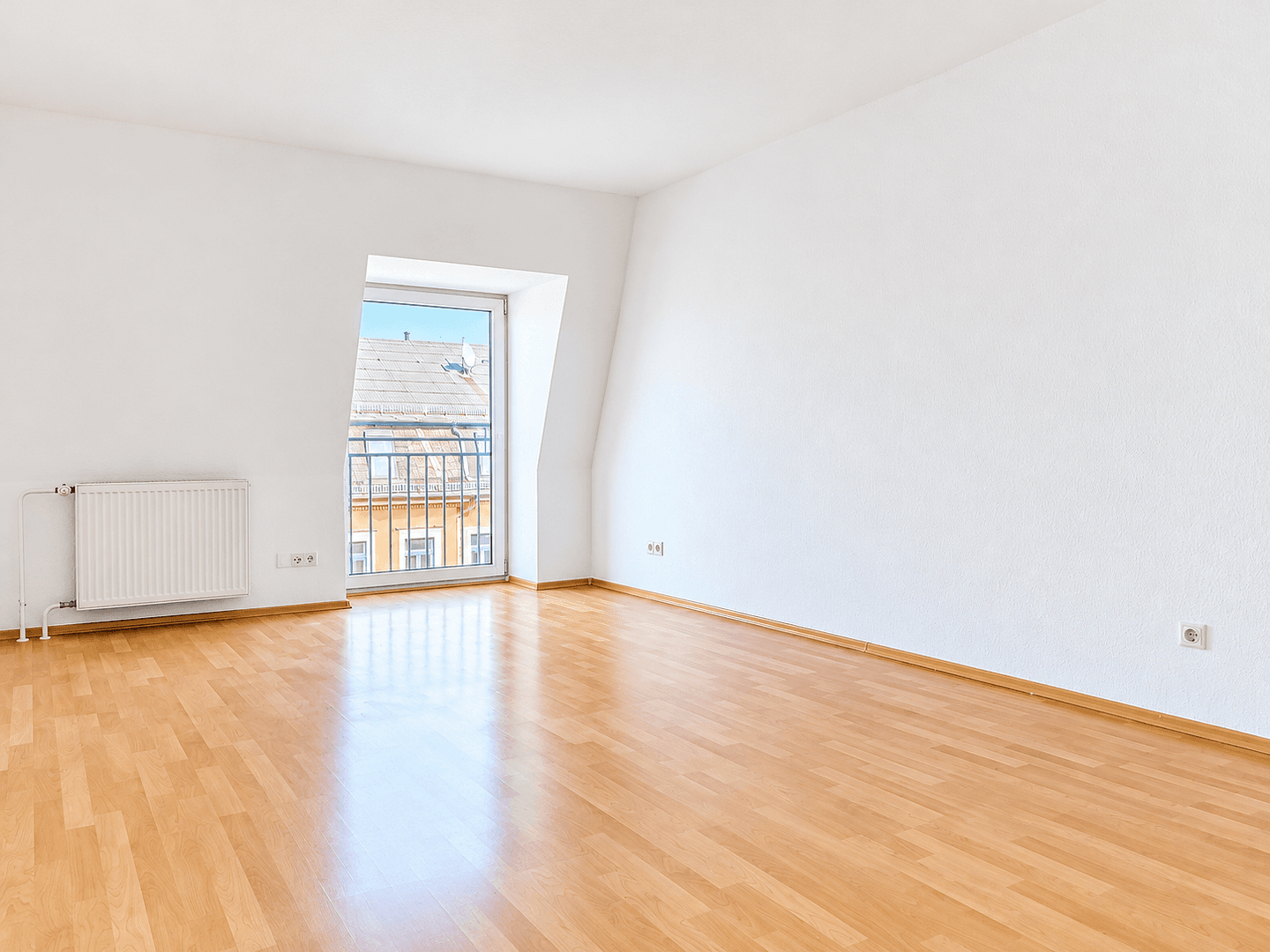 Pronájem bytu 2+1 60 m², Berliner Straße 23, Dresden, Sasko Pronájem bytu 2+1 60 m², Berliner Straße 23, Dresden, Sasko