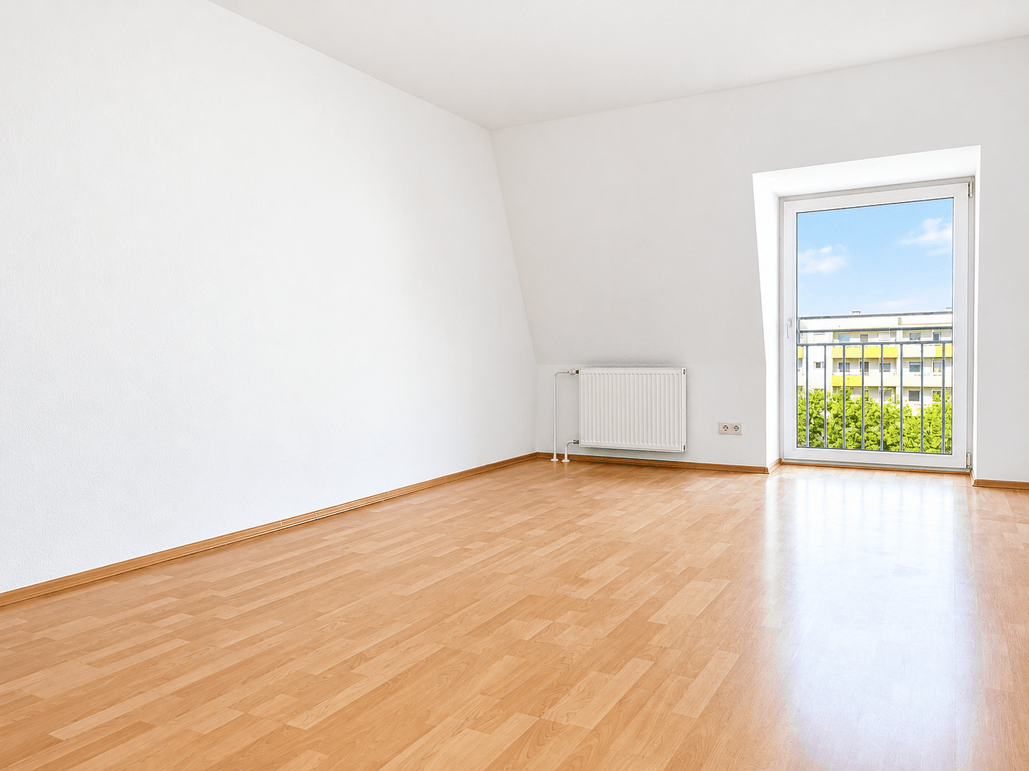 Pronájem bytu 2+1 60 m², Berliner Straße 23, Dresden, Sasko Pronájem bytu 2+1 60 m², Berliner Straße 23, Dresden, Sasko