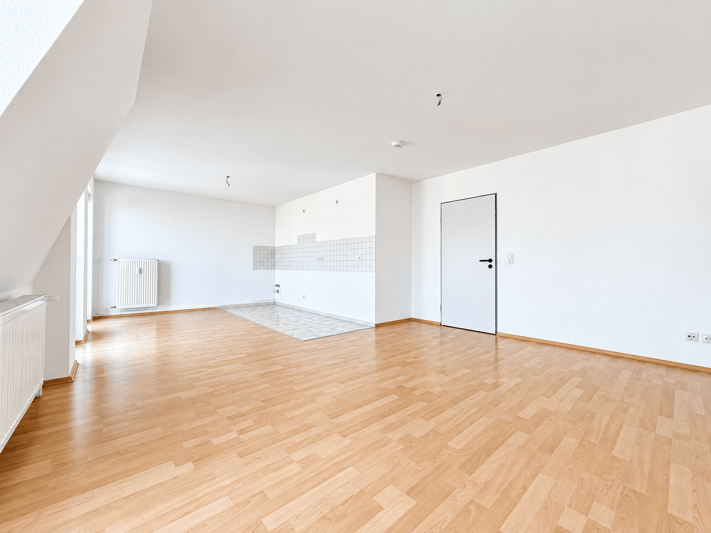 Pronájem bytu 2+1 60 m², Berliner Straße 23, Dresden, Sasko Pronájem bytu 2+1 60 m², Berliner Straße 23, Dresden, Sasko