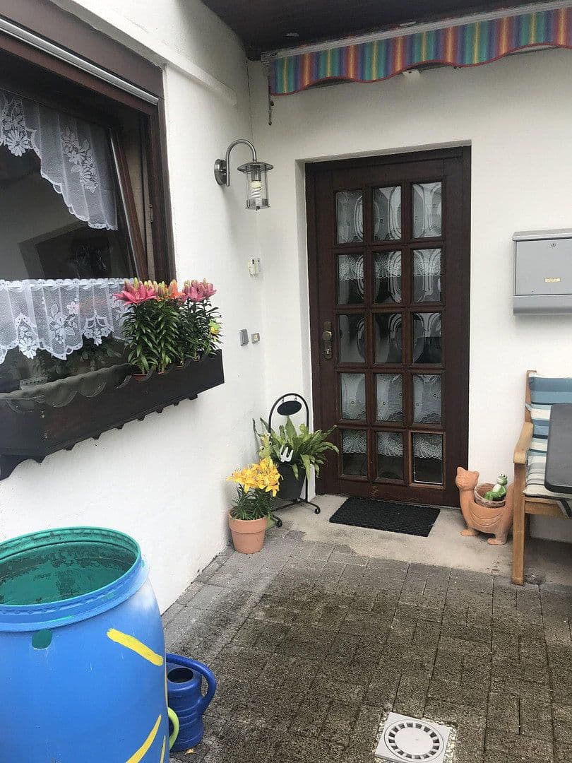 Prodej domu 180 m², pozemek 486 m², Neu-Anspach, Hessen Prodej domu 180 m², pozemek 486 m², Neu-Anspach, Hessen