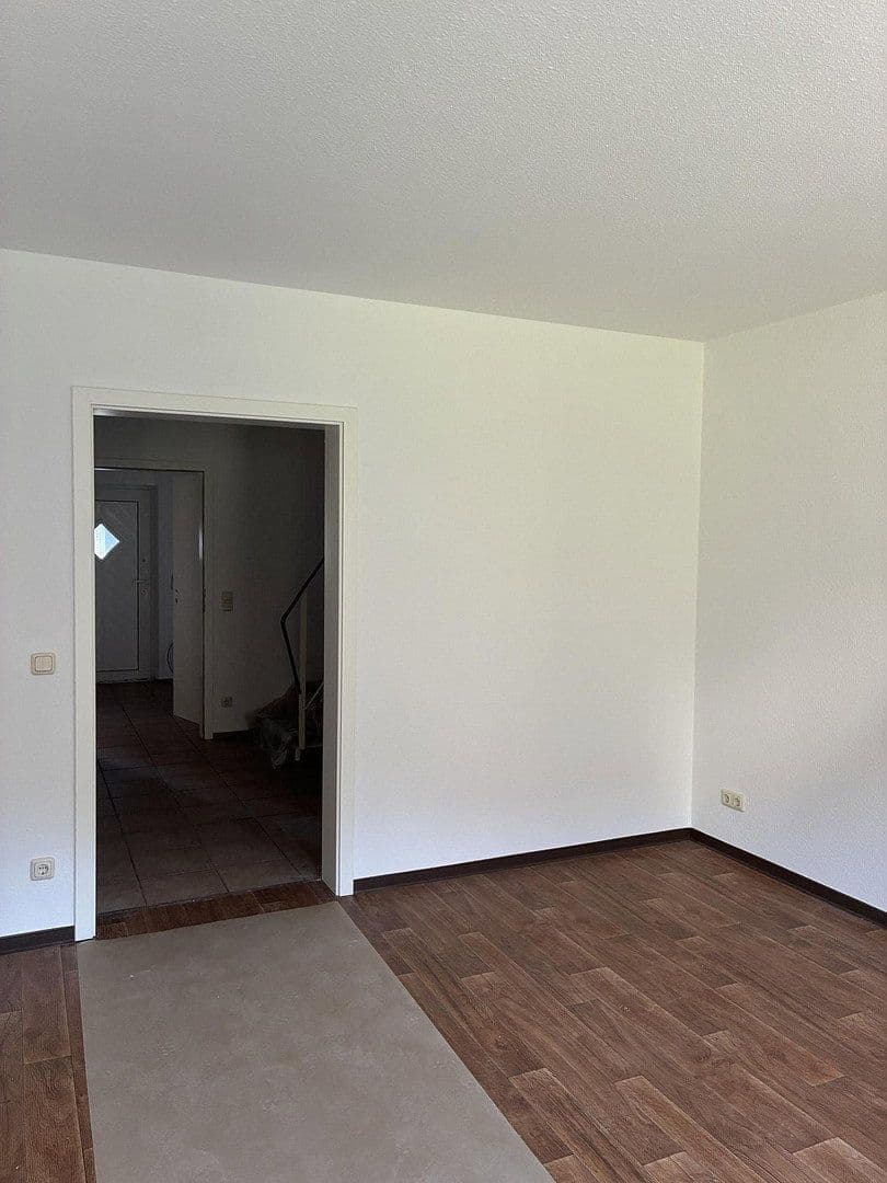 Pronájem domu 120 m², pozemek 130 m², Grüner Weg 66, Ludwigslust, Mecklenburg-Vorpommern Pronájem domu 120 m², pozemek 130 m², Grüner Weg 66, Ludwigslust, Mecklenburg-Vorpommern