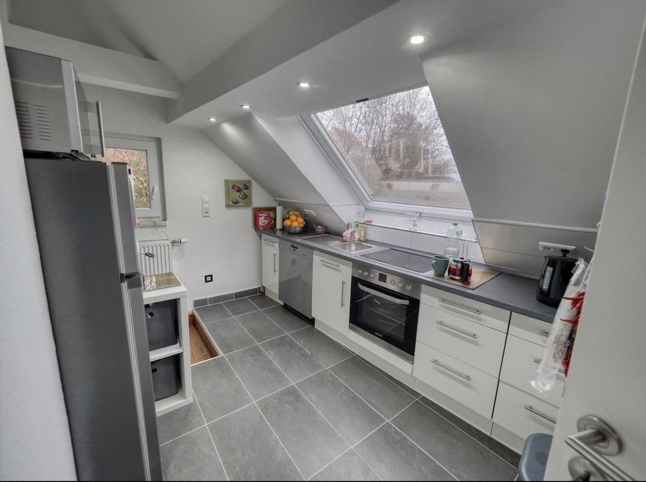 Pronájem bytu 4+1 103 m², Stuttgart, Bádensko-Württembersko Pronájem bytu 4+1 103 m², Stuttgart, Bádensko-Württembersko