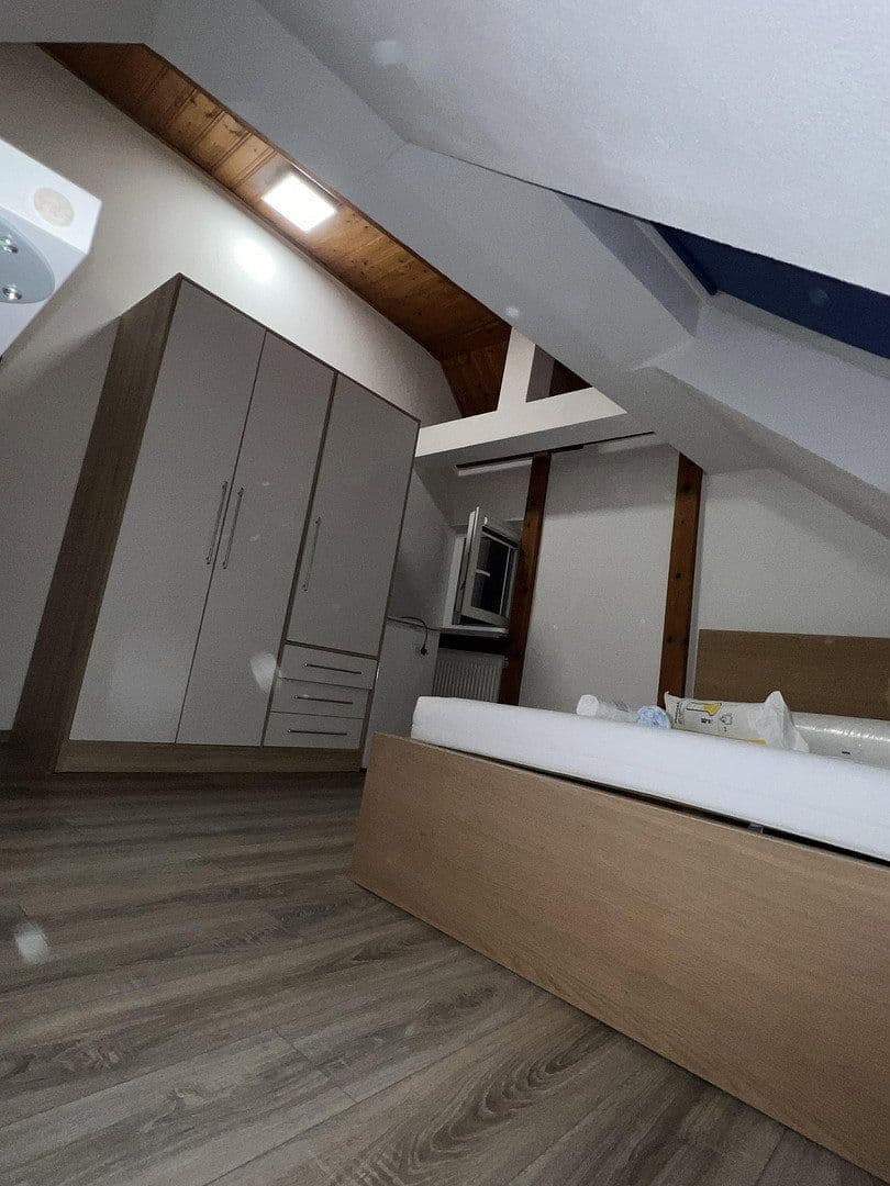 Pronájem bytu 4+1 103 m², Stuttgart, Bádensko-Württembersko Pronájem bytu 4+1 103 m², Stuttgart, Bádensko-Württembersko