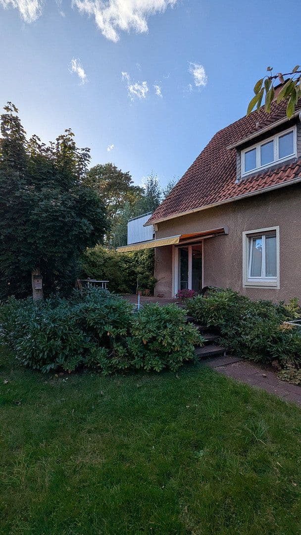 Prodej domu 152 m², pozemek 906 m², Bünde, Severní Porýní-Vestfálsko Prodej domu 152 m², pozemek 906 m², Bünde, Severní Porýní-Vestfálsko