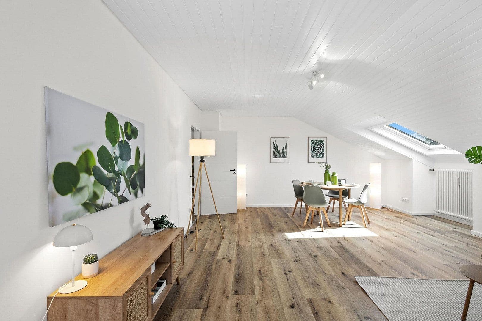 Prodej bytu 3+1 89 m², Otto-Hahn-Straße 12, Neutraubling, Bavorsko Prodej bytu 3+1 89 m², Otto-Hahn-Straße 12, Neutraubling, Bavorsko