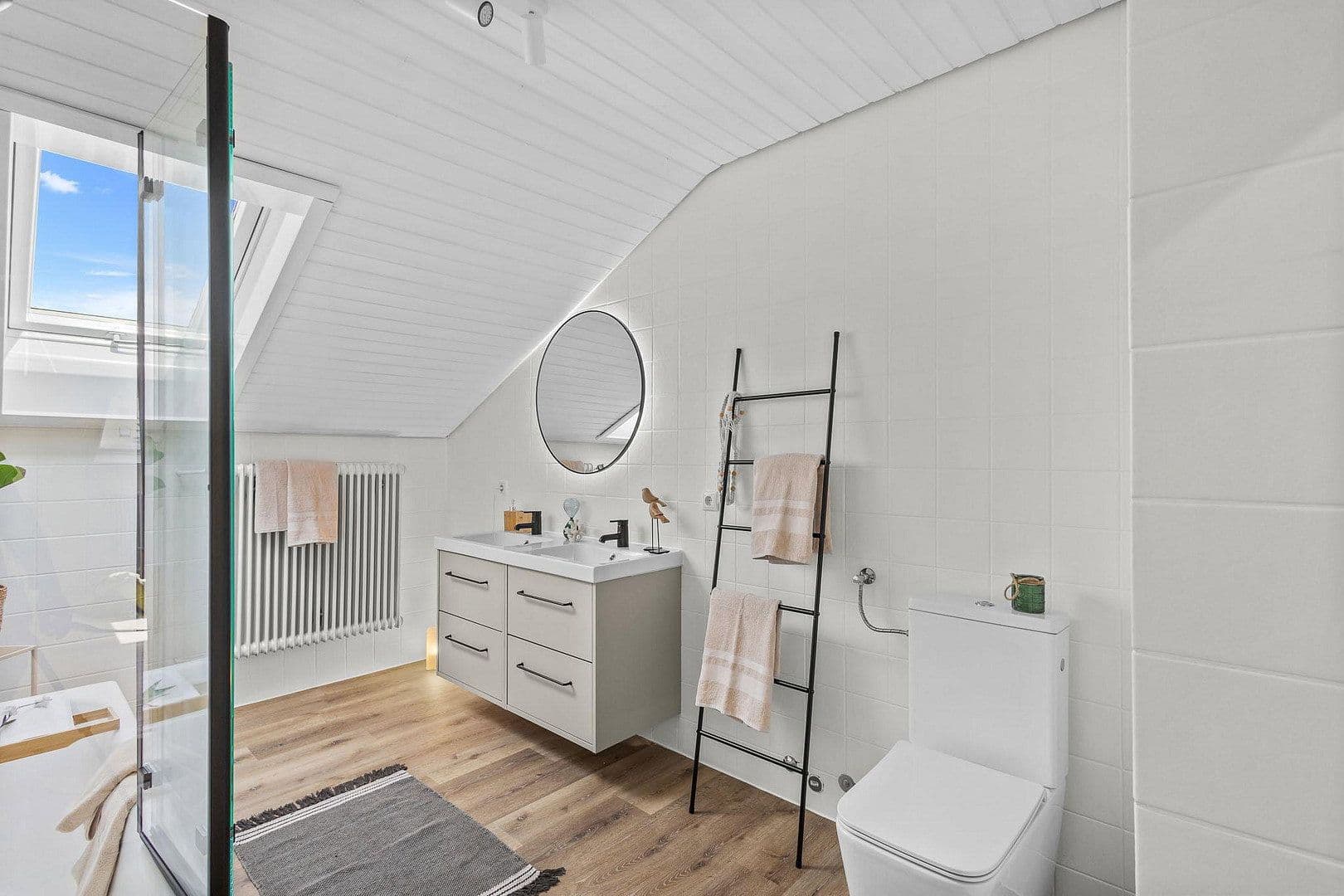 Prodej bytu 3+1 89 m², Otto-Hahn-Straße 12, Neutraubling, Bavorsko Prodej bytu 3+1 89 m², Otto-Hahn-Straße 12, Neutraubling, Bavorsko
