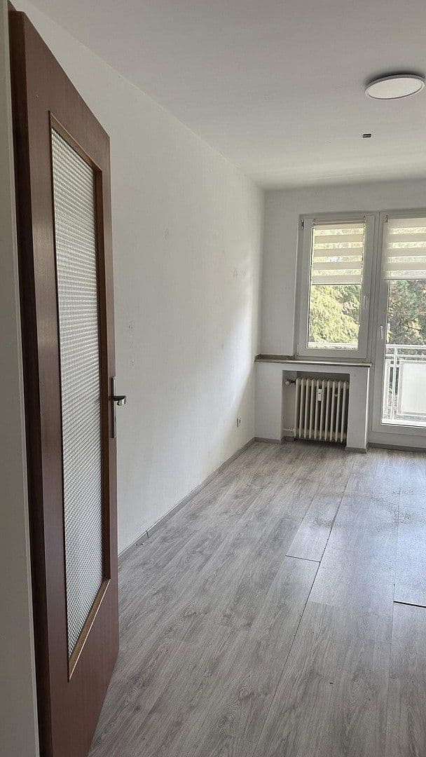 Pronájem bytu 3+1 75 m², Ferdinandstr., Düsseldorf, Severní Porýní-Vestfálsko Pronájem bytu 3+1 75 m², Ferdinandstr., Düsseldorf, Severní Porýní-Vestfálsko