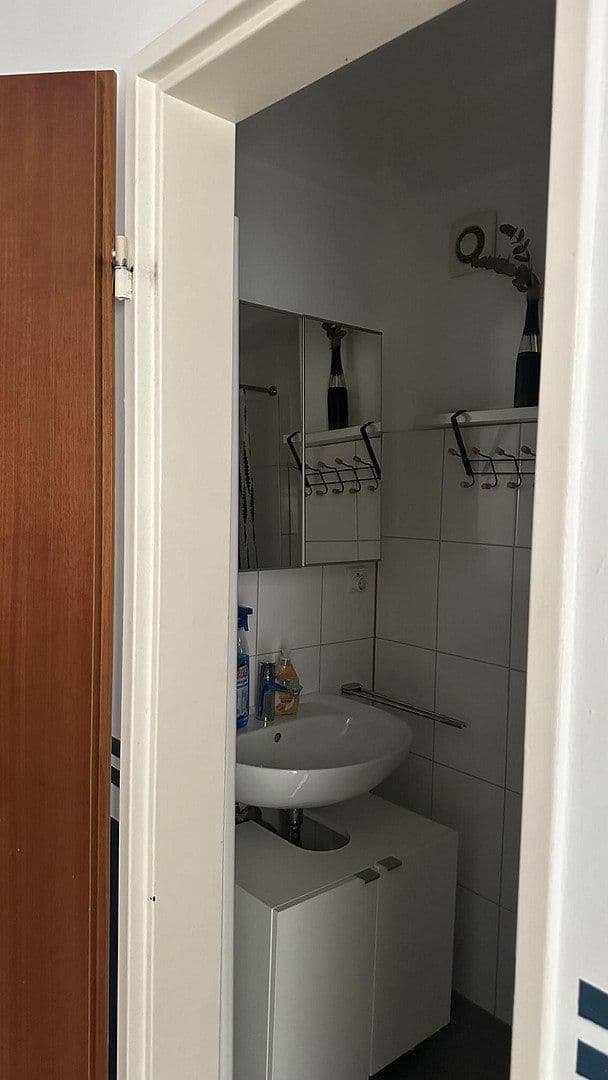 Pronájem bytu 3+1 75 m², Ferdinandstr., Düsseldorf, Severní Porýní-Vestfálsko Pronájem bytu 3+1 75 m², Ferdinandstr., Düsseldorf, Severní Porýní-Vestfálsko