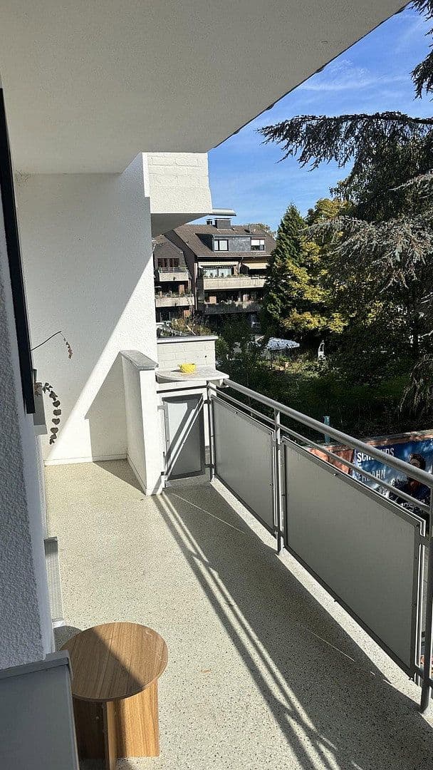 Pronájem bytu 3+1 75 m², Ferdinandstr., Düsseldorf, Severní Porýní-Vestfálsko Pronájem bytu 3+1 75 m², Ferdinandstr., Düsseldorf, Severní Porýní-Vestfálsko