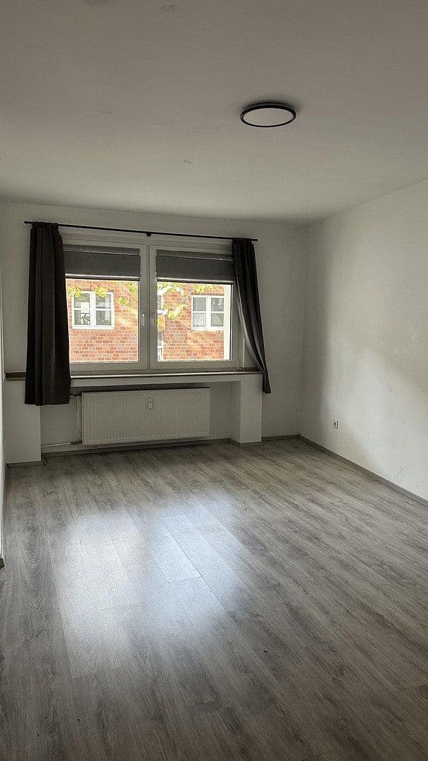 Pronájem bytu 3+1 75 m², Ferdinandstr., Düsseldorf, Severní Porýní-Vestfálsko Pronájem bytu 3+1 75 m², Ferdinandstr., Düsseldorf, Severní Porýní-Vestfálsko