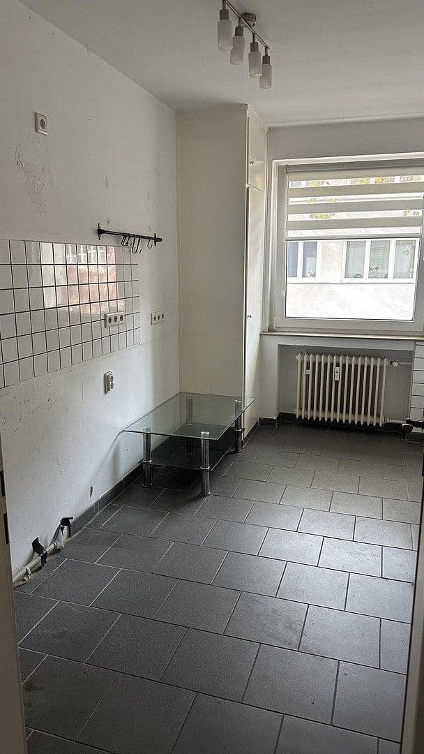 Pronájem bytu 3+1 75 m², Ferdinandstr., Düsseldorf, Severní Porýní-Vestfálsko Pronájem bytu 3+1 75 m², Ferdinandstr., Düsseldorf, Severní Porýní-Vestfálsko