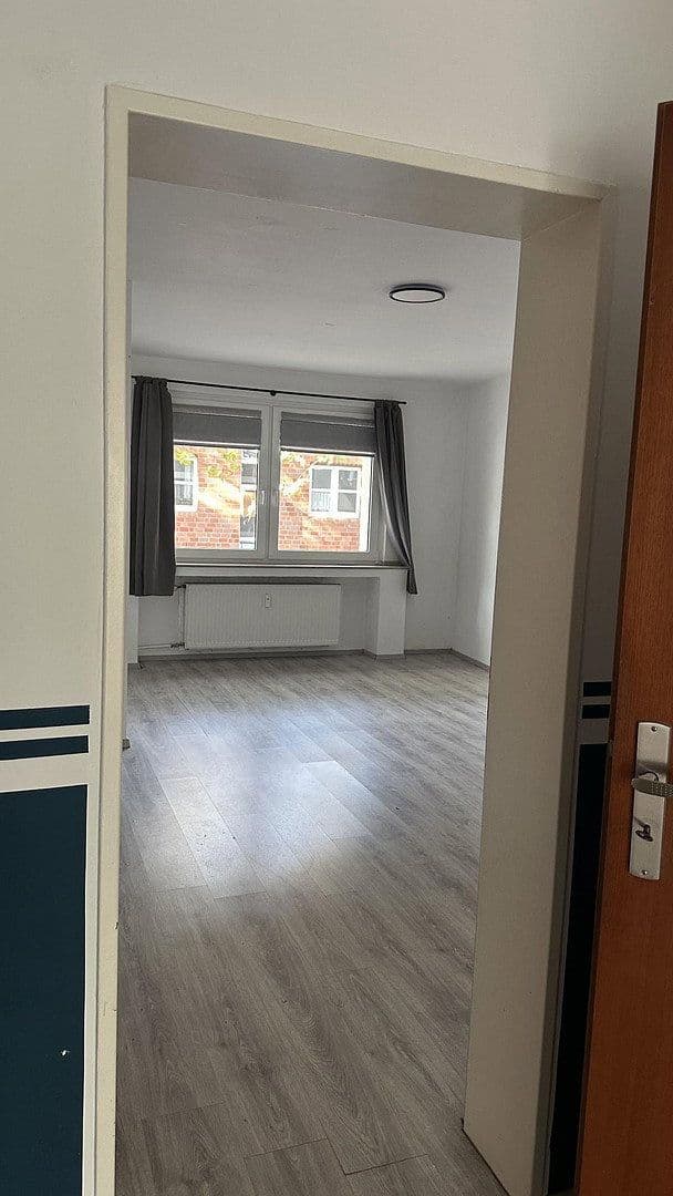 Pronájem bytu 3+1 75 m², Ferdinandstr., Düsseldorf, Severní Porýní-Vestfálsko Pronájem bytu 3+1 75 m², Ferdinandstr., Düsseldorf, Severní Porýní-Vestfálsko