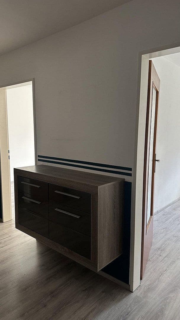 Pronájem bytu 3+1 75 m², Ferdinandstr., Düsseldorf, Severní Porýní-Vestfálsko Pronájem bytu 3+1 75 m², Ferdinandstr., Düsseldorf, Severní Porýní-Vestfálsko