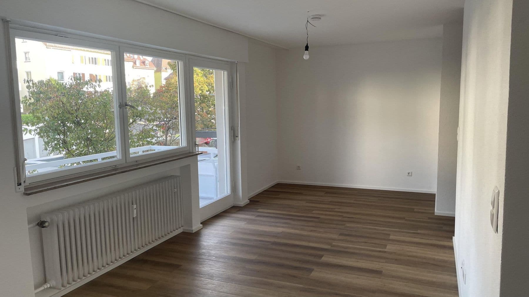 Pronájem bytu 1+1 36 m², Stuttgart, Bádensko-Württembersko Pronájem bytu 1+1 36 m², Stuttgart, Bádensko-Württembersko