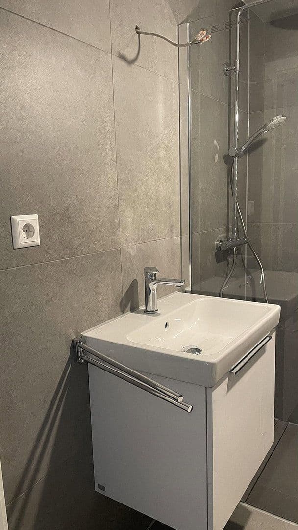 Pronájem bytu 1+1 36 m², Stuttgart, Bádensko-Württembersko Pronájem bytu 1+1 36 m², Stuttgart, Bádensko-Württembersko