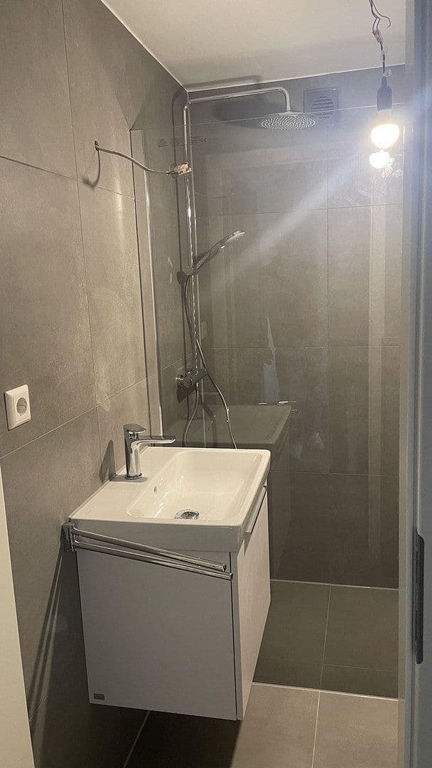 Pronájem bytu 1+1 36 m², Stuttgart, Bádensko-Württembersko Pronájem bytu 1+1 36 m², Stuttgart, Bádensko-Württembersko