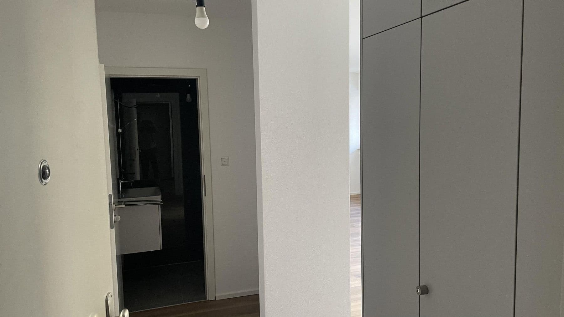 Pronájem bytu 1+1 36 m², Stuttgart, Bádensko-Württembersko Pronájem bytu 1+1 36 m², Stuttgart, Bádensko-Württembersko