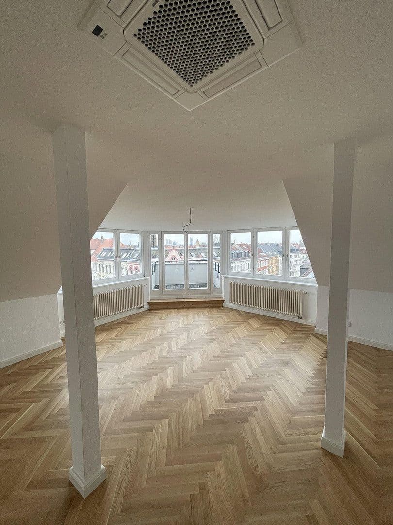 Pronájem bytu 2+1 79 m², Wiederitzscher Straße 11, Leipzig, Sasko Pronájem bytu 2+1 79 m², Wiederitzscher Straße 11, Leipzig, Sasko