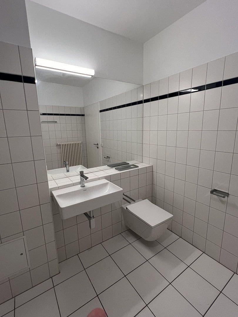 Pronájem bytu 2+1 79 m², Wiederitzscher Straße 11, Leipzig, Sasko Pronájem bytu 2+1 79 m², Wiederitzscher Straße 11, Leipzig, Sasko