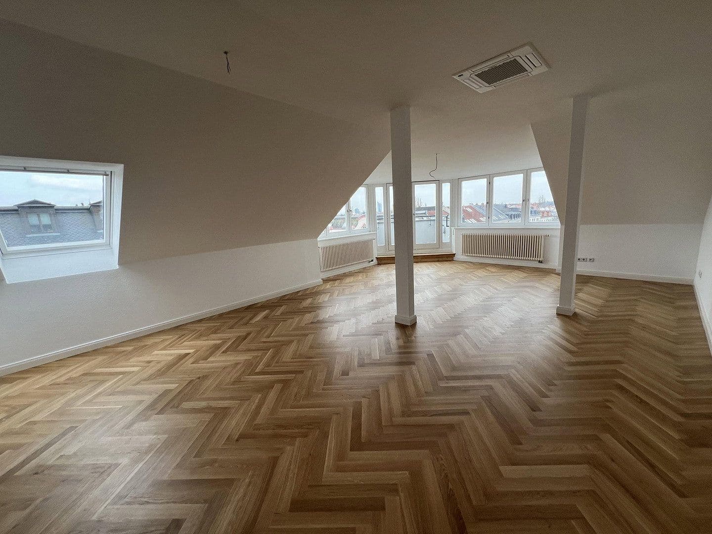 Pronájem bytu 2+1 79 m², Wiederitzscher Straße 11, Leipzig, Sasko Pronájem bytu 2+1 79 m², Wiederitzscher Straße 11, Leipzig, Sasko