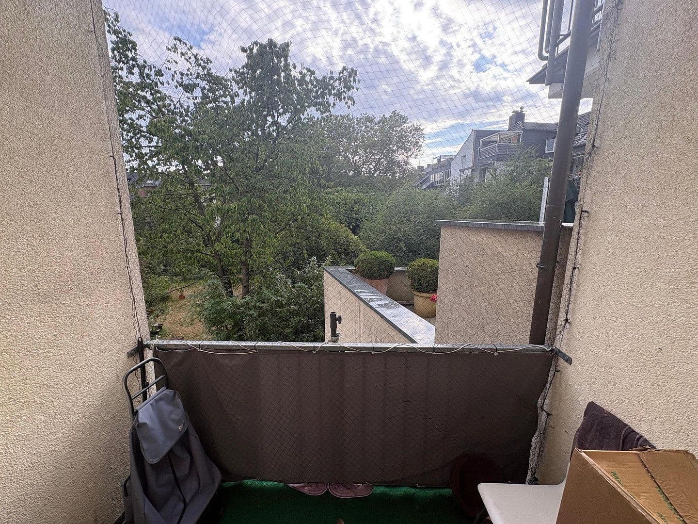 Pronájem bytu 1+1 40 m², Liliencronstr. 7, Düsseldorf, Severní Porýní-Vestfálsko Pronájem bytu 1+1 40 m², Liliencronstr. 7, Düsseldorf, Severní Porýní-Vestfálsko