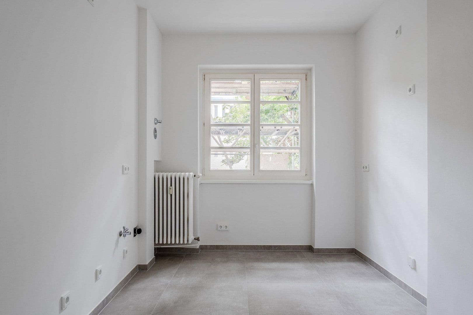 Prodej bytu 4+1 148 m², Düsseldorfer Str. 35, Berlin, Berlín Prodej bytu 4+1 148 m², Düsseldorfer Str. 35, Berlin, Berlín