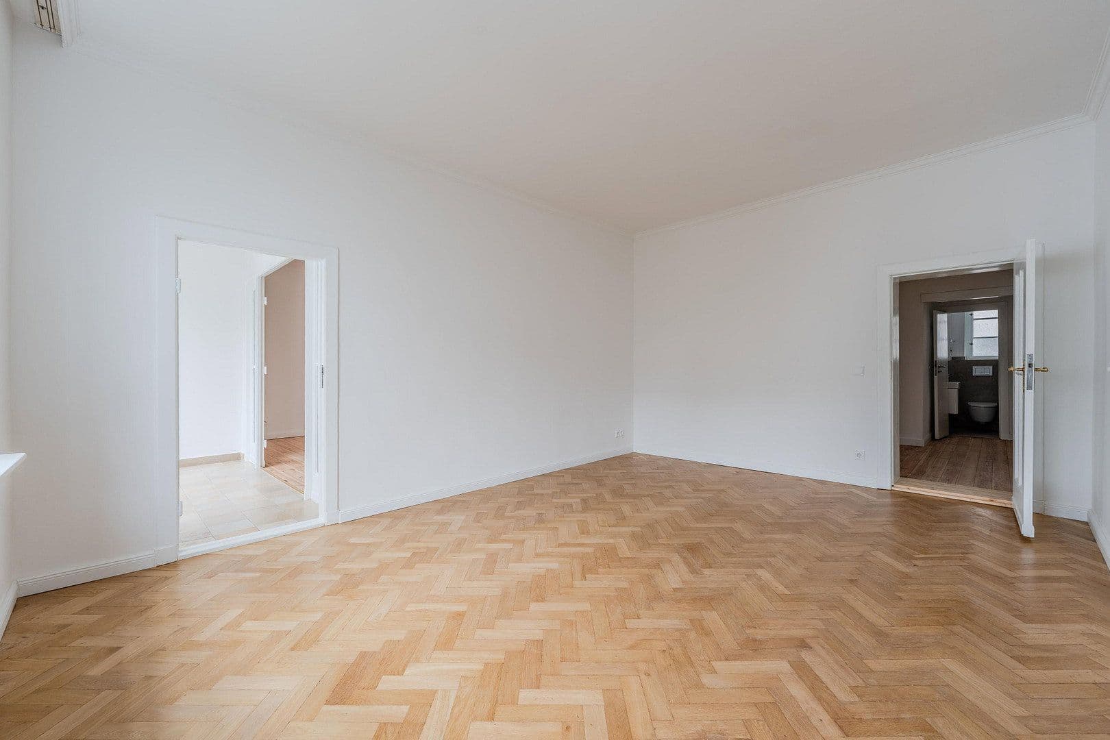 Prodej bytu 4+1 148 m², Düsseldorfer Str. 35, Berlin, Berlín Prodej bytu 4+1 148 m², Düsseldorfer Str. 35, Berlin, Berlín