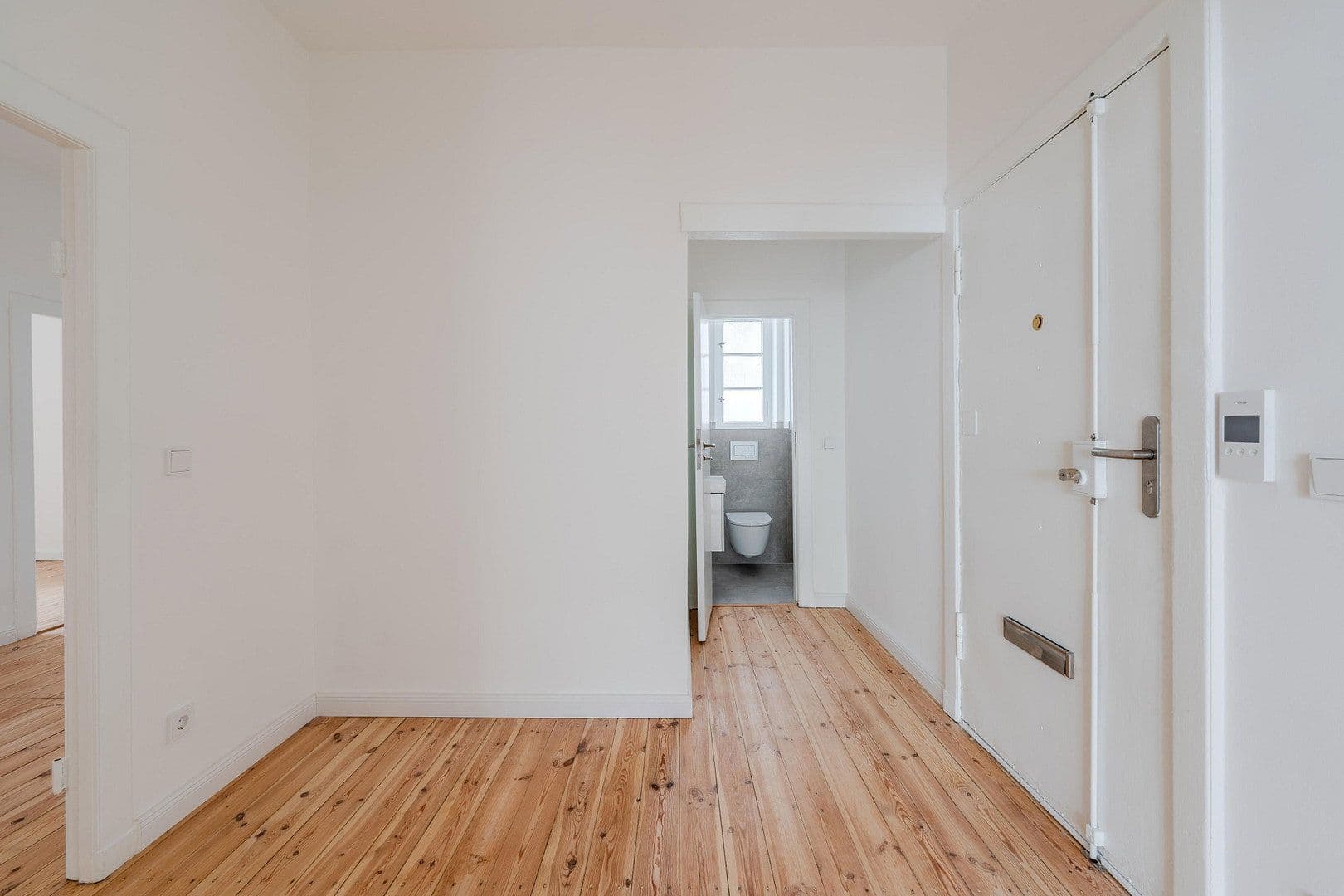 Prodej bytu 4+1 148 m², Düsseldorfer Str. 35, Berlin, Berlín Prodej bytu 4+1 148 m², Düsseldorfer Str. 35, Berlin, Berlín