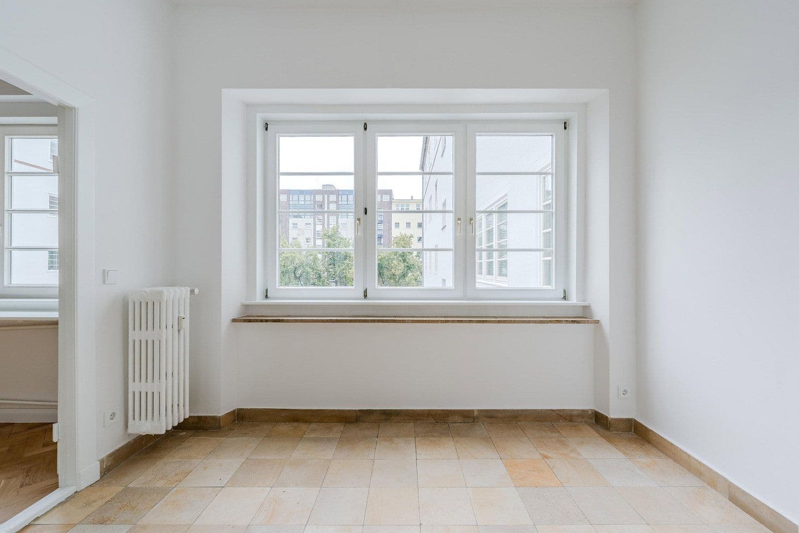 Prodej bytu 4+1 148 m², Düsseldorfer Str. 35, Berlin, Berlín Prodej bytu 4+1 148 m², Düsseldorfer Str. 35, Berlin, Berlín