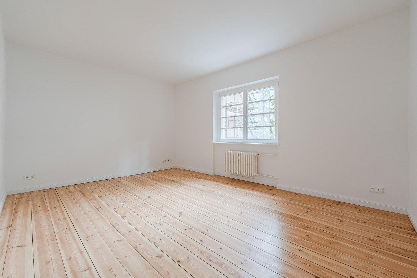 Prodej bytu 4+1 148 m², Düsseldorfer Str. 35, Berlin, Berlín Prodej bytu 4+1 148 m², Düsseldorfer Str. 35, Berlin, Berlín