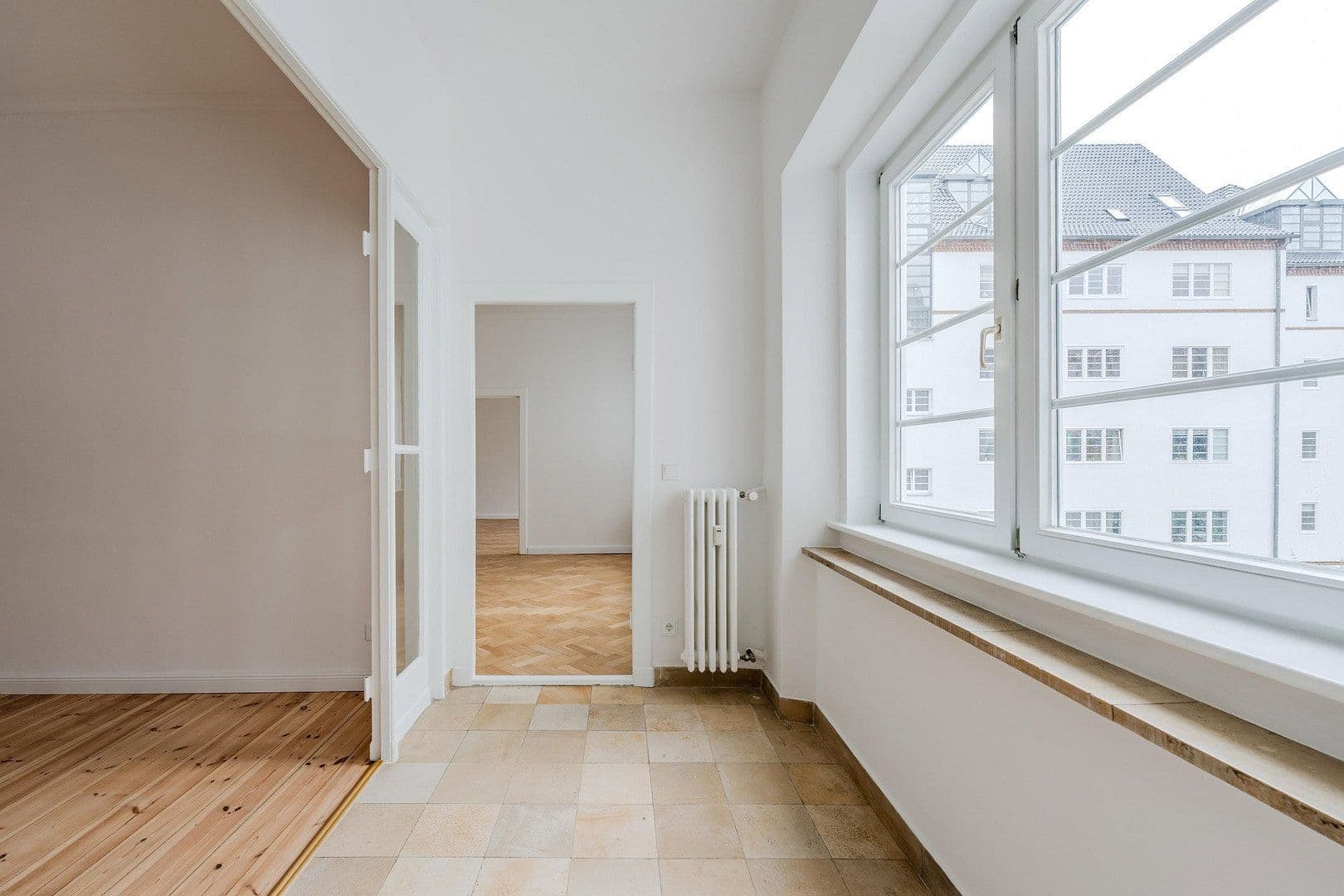 Prodej bytu 4+1 148 m², Düsseldorfer Str. 35, Berlin, Berlín Prodej bytu 4+1 148 m², Düsseldorfer Str. 35, Berlin, Berlín