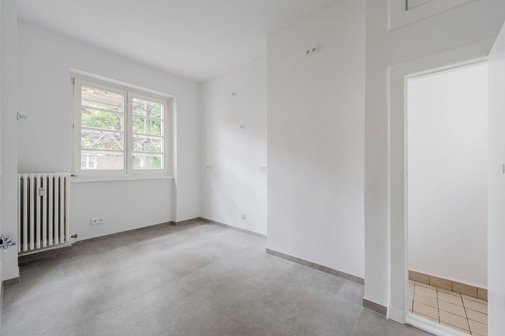 Prodej bytu 4+1 148 m², Düsseldorfer Str. 35, Berlin, Berlín Prodej bytu 4+1 148 m², Düsseldorfer Str. 35, Berlin, Berlín