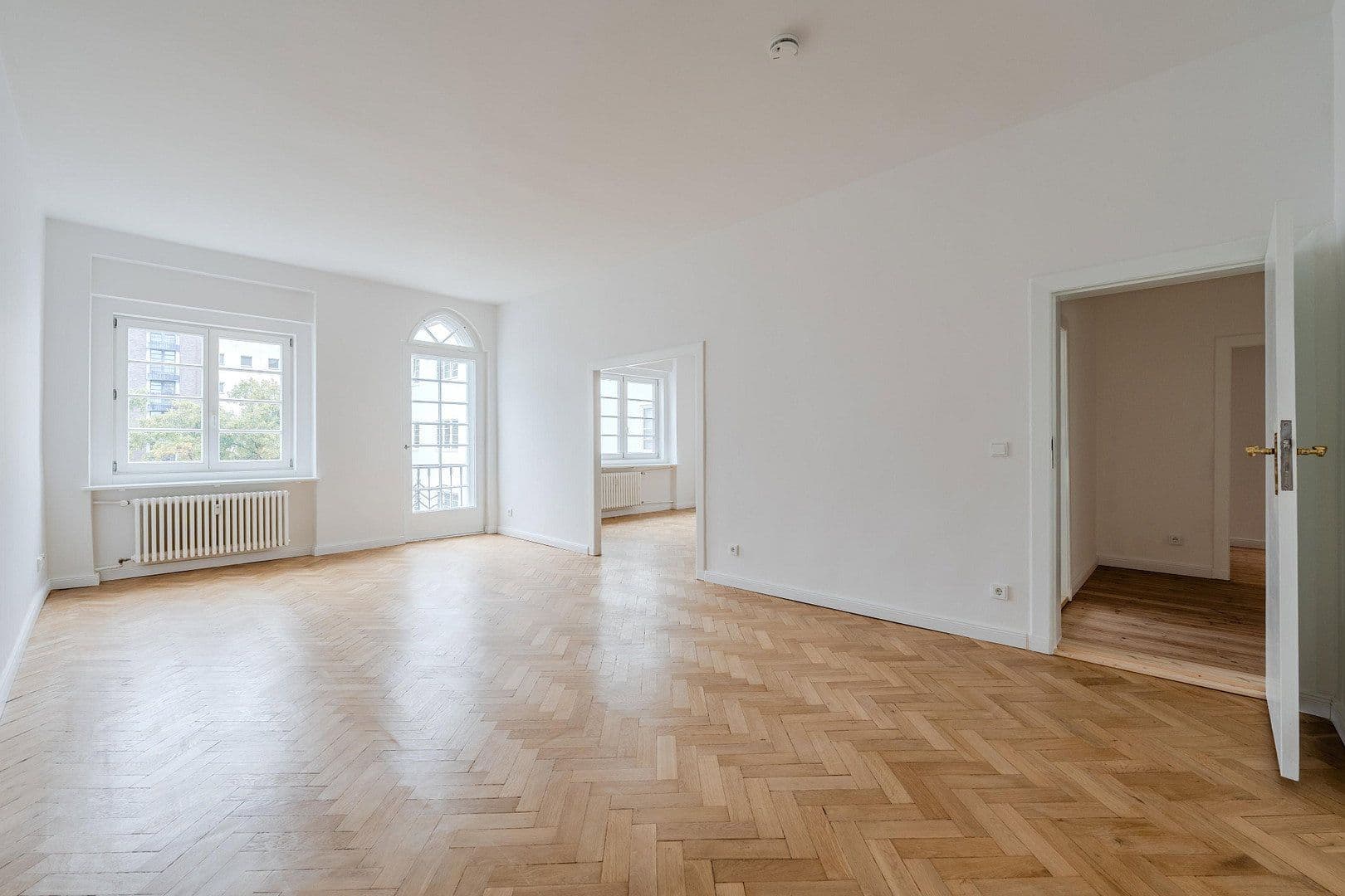 Prodej bytu 4+1 148 m², Düsseldorfer Str. 35, Berlin, Berlín Prodej bytu 4+1 148 m², Düsseldorfer Str. 35, Berlin, Berlín