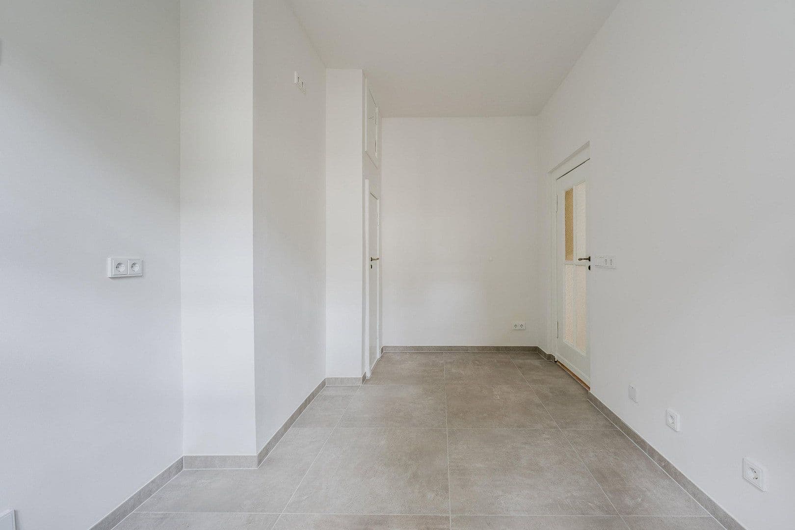 Prodej bytu 4+1 148 m², Düsseldorfer Str. 35, Berlin, Berlín Prodej bytu 4+1 148 m², Düsseldorfer Str. 35, Berlin, Berlín